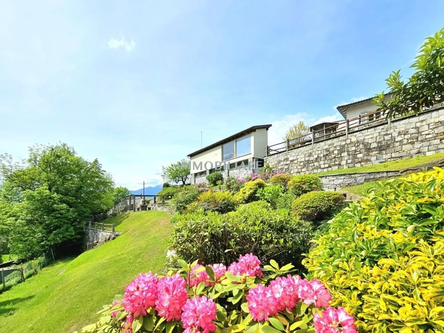 Villa mit Pool und grossem Garten, für Tiere geeignet, auch zum Bauen - Foto 1 von 13