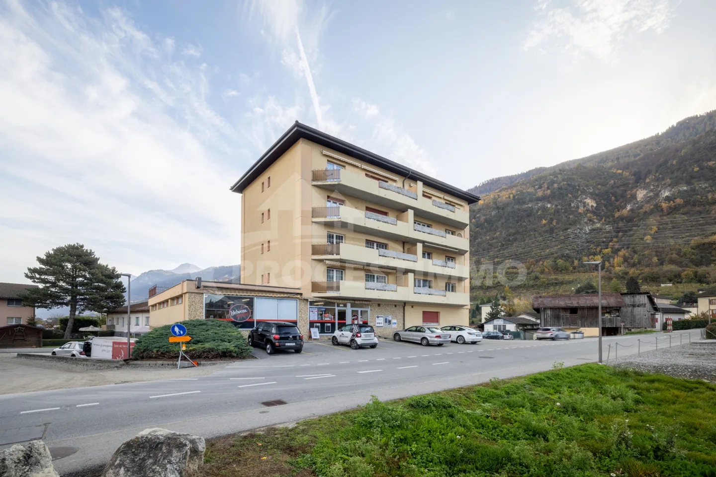IDEALE PER UNA FAMIGLIA NEL CENTRO DI GRONE - Foto 2 di 17