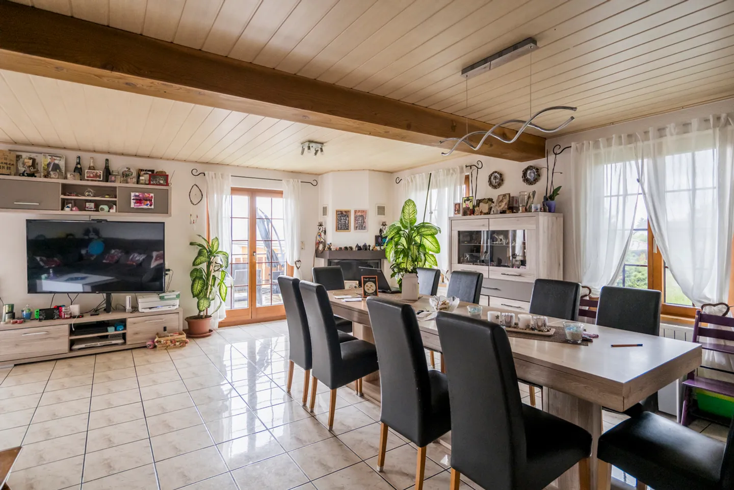 Sehr schöne Lage für dieses 6,5-Zimmer-Haus - Foto 2 von 12
