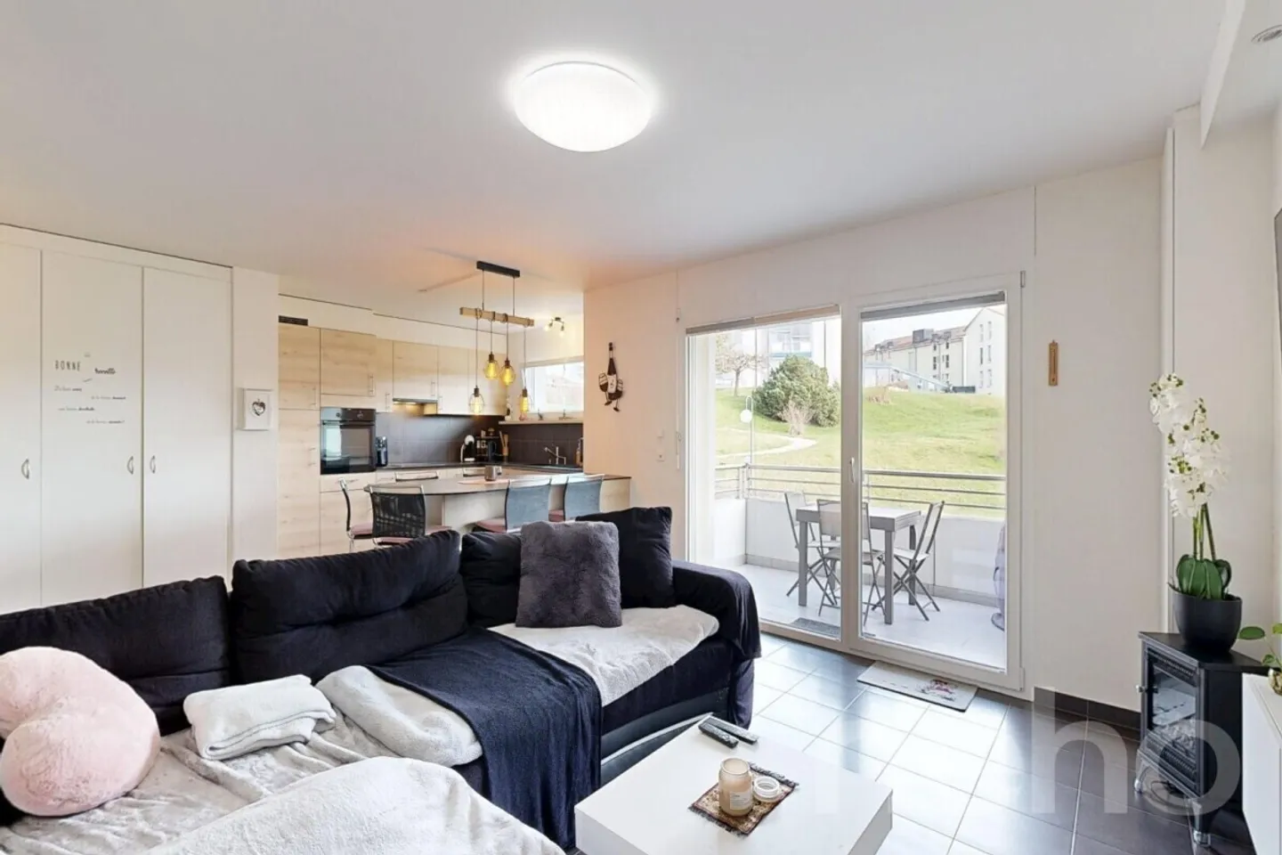 Appartement lumineux 3.5 pièces - Photo 2 sur 12