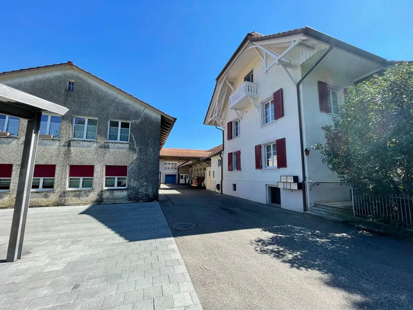 Residential/Commercial Property with 4 Units in Leuzigen for Sale - Photo 2 of 5