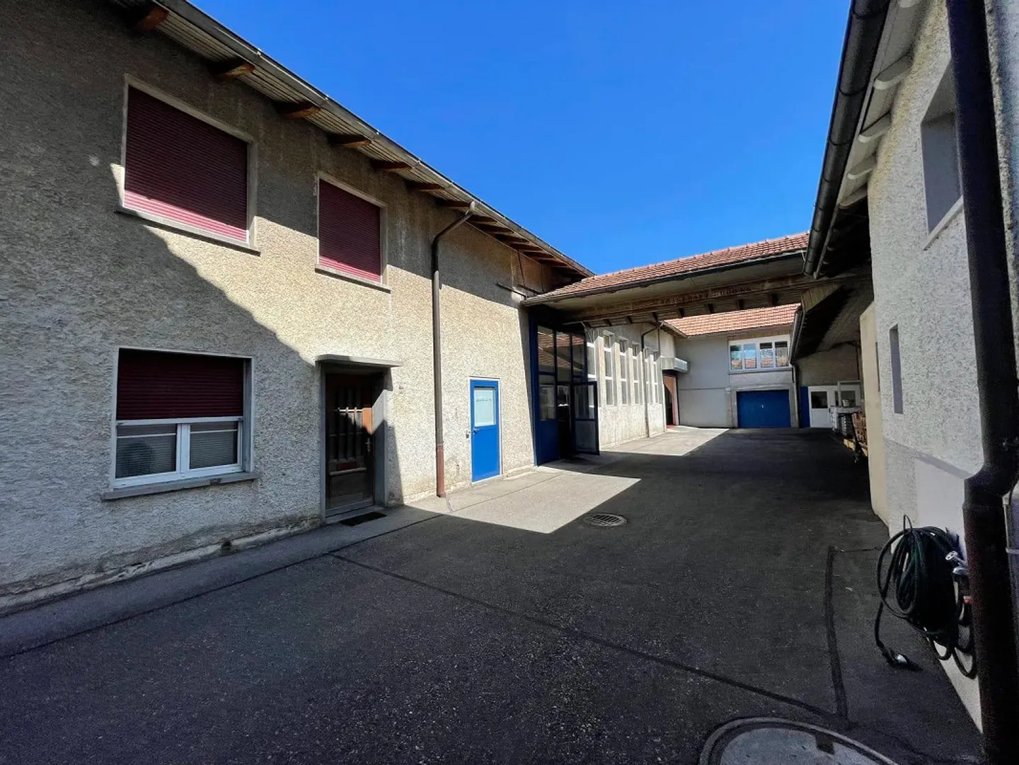 Residential/Commercial Property with 4 Units in Leuzigen for Sale - Photo 4 of 5