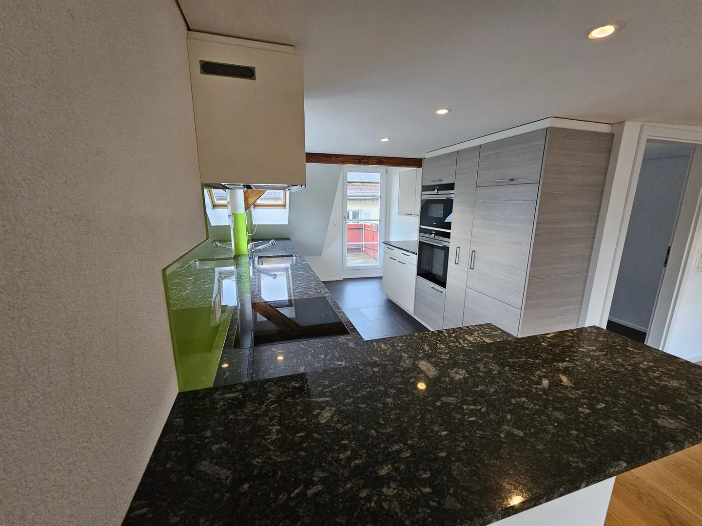 Grosszügige 4.5-Zimmer-Maisonettewohnung mit Terrasse und Blick auf den Bodensee - Photo 3 of 13