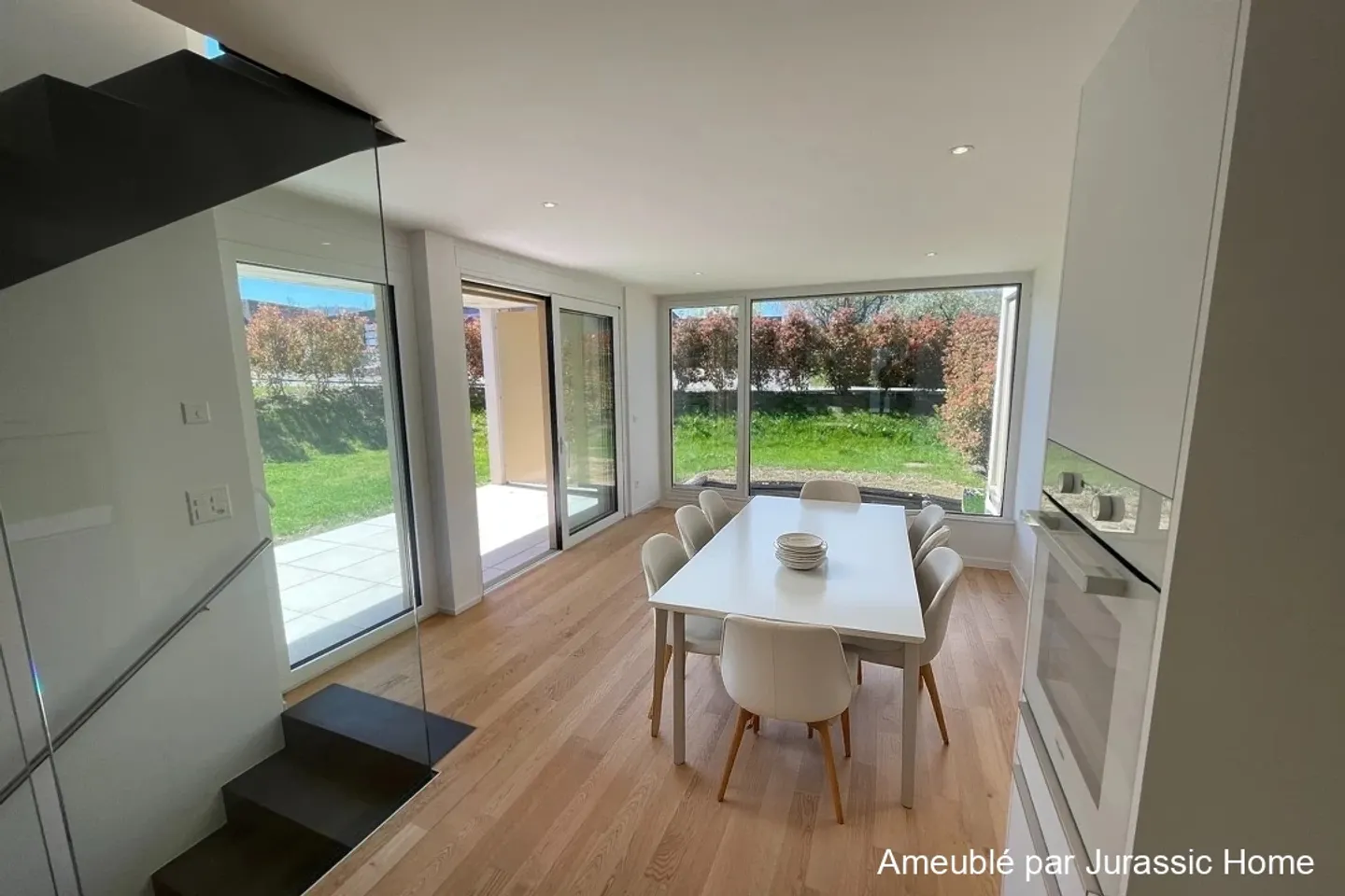 Spacious Triplex with Garden - Photo 4 of 17