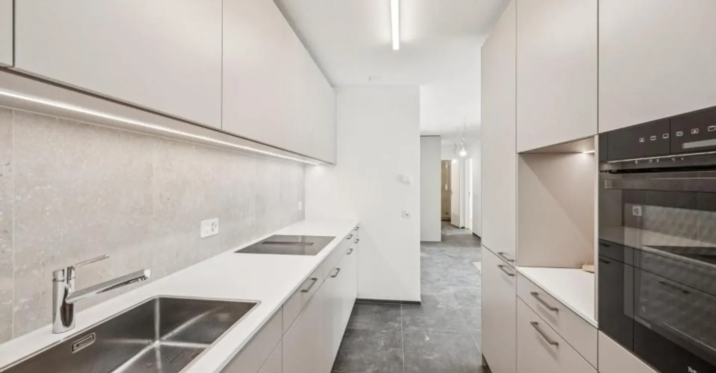 Charming 3.5 Room Apartment - Photo 7 of 11