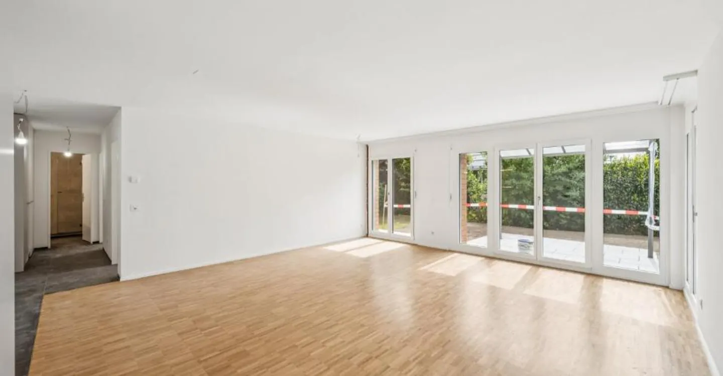 Charming 3.5 Room Apartment - Photo 4 of 11
