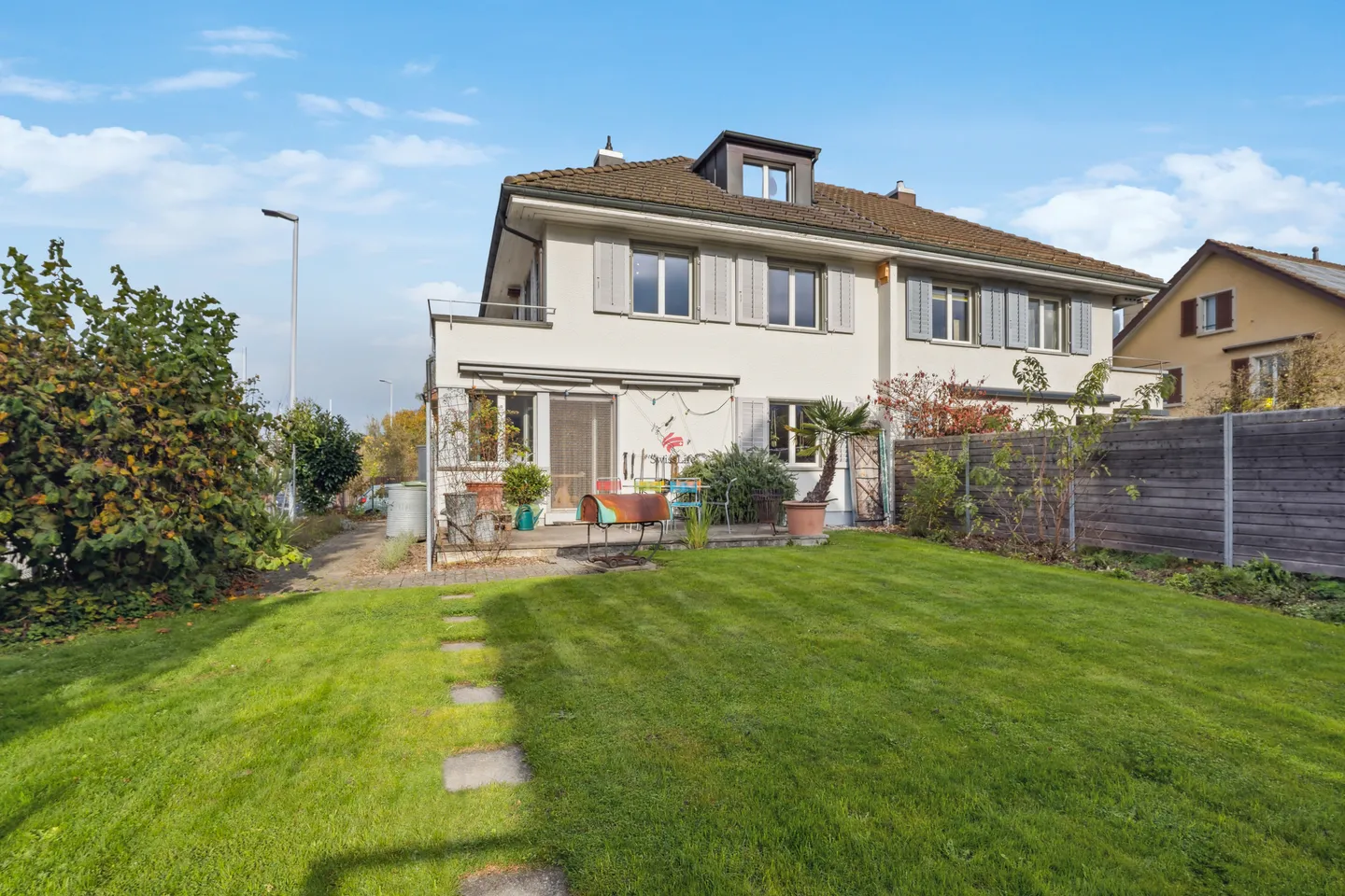 «Wo Träume ein Zuhause finden! Schönes Doppeleinfamilienhaus mit Garten» - Foto 1 von 11