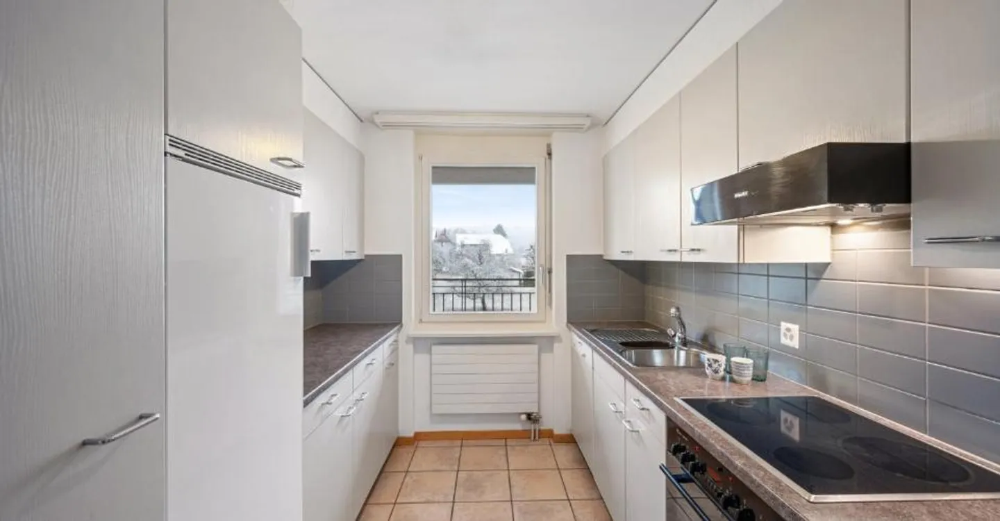 Spacious Duplex Apartment - Photo 3 of 7