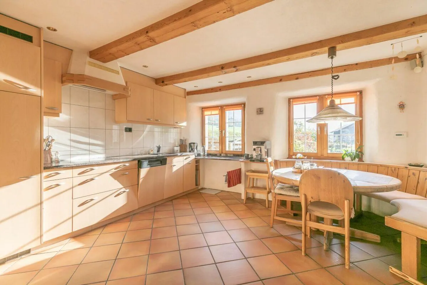 8.5-Room Semi-Detached House with Studio and Garden - Photo 2 of 14