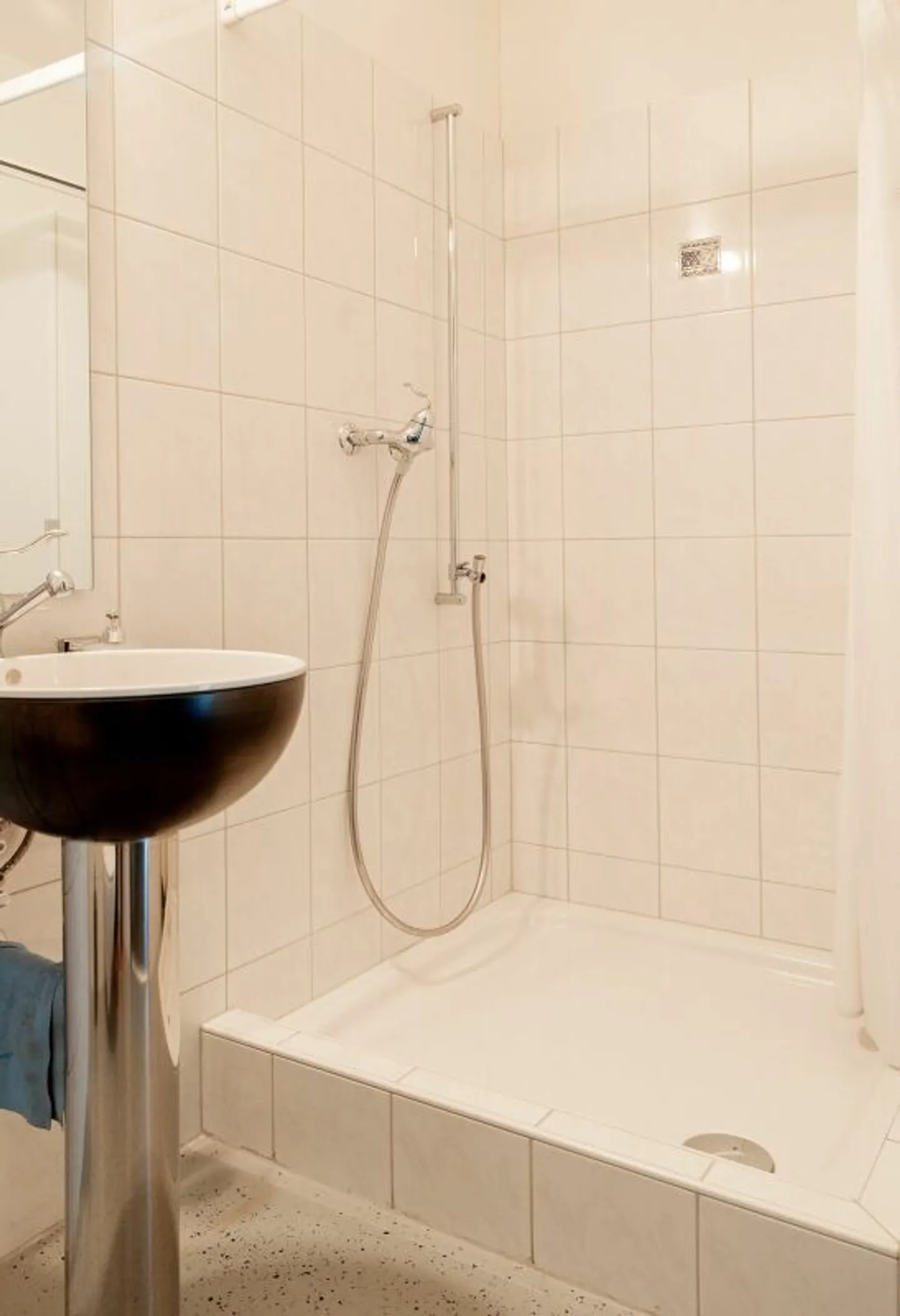 Studio n. 3, (71m2) nel cuore di Wohlen per artigiani - Foto 7 di 9