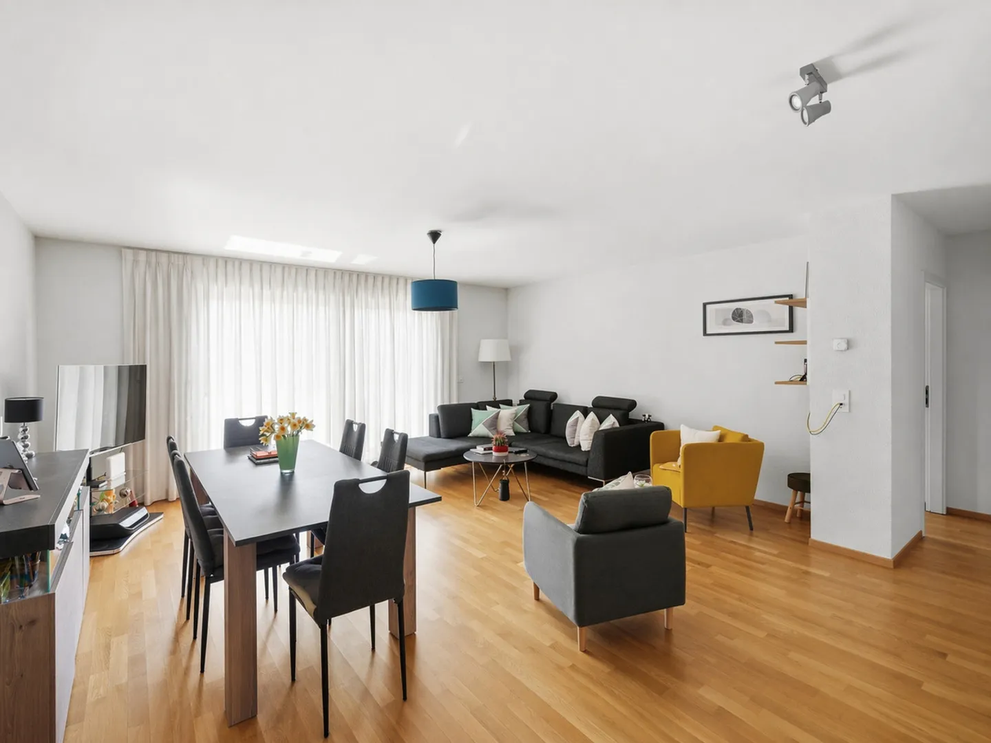 Piacevole appartamento di 2,5 locali a due passi dalla stazione - Foto 1 di 4