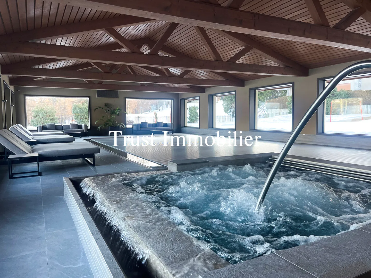 5000. Luxurious apartment of 270 m2 in the center of Crans - Photo 3 of 22
