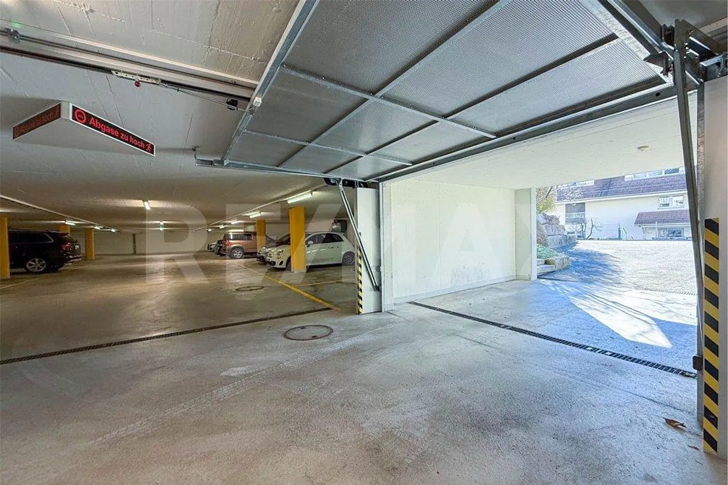 Posto auto nel garage - Foto 2 di 6
