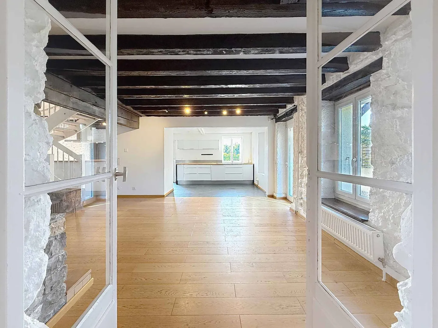 Charming 5-Bedroom Villa - Photo 2 of 13