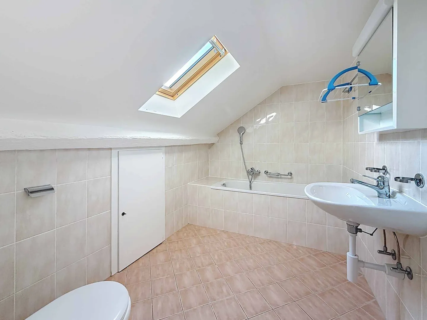 Charming 5-Bedroom Villa - Photo 10 of 13