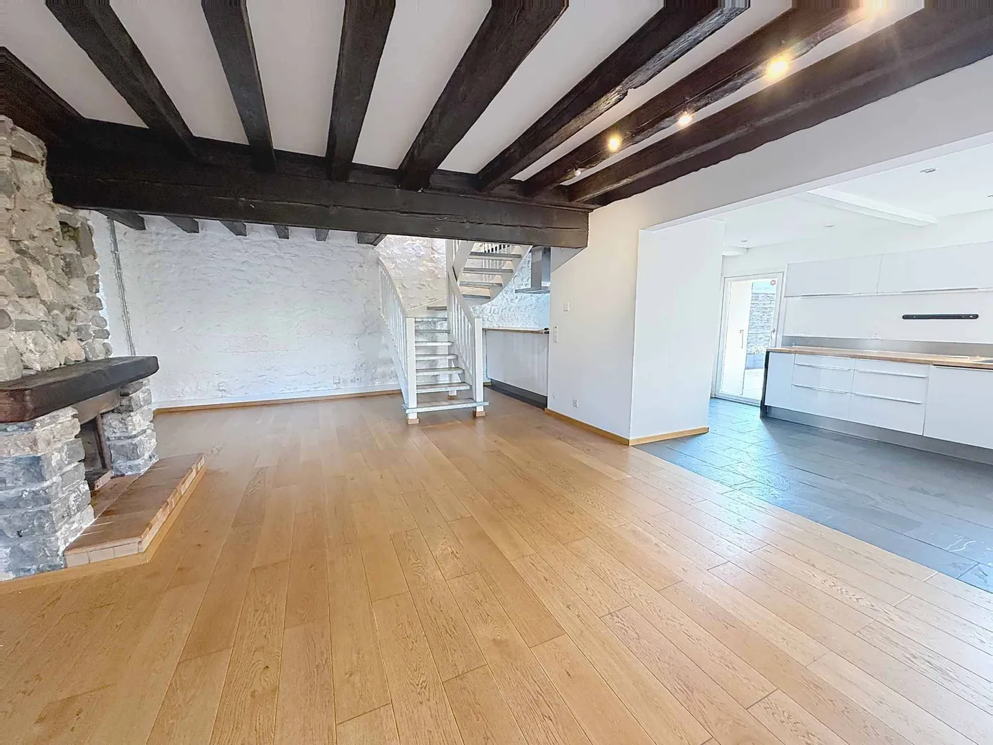 Charming 5-Bedroom Villa - Photo 12 of 13