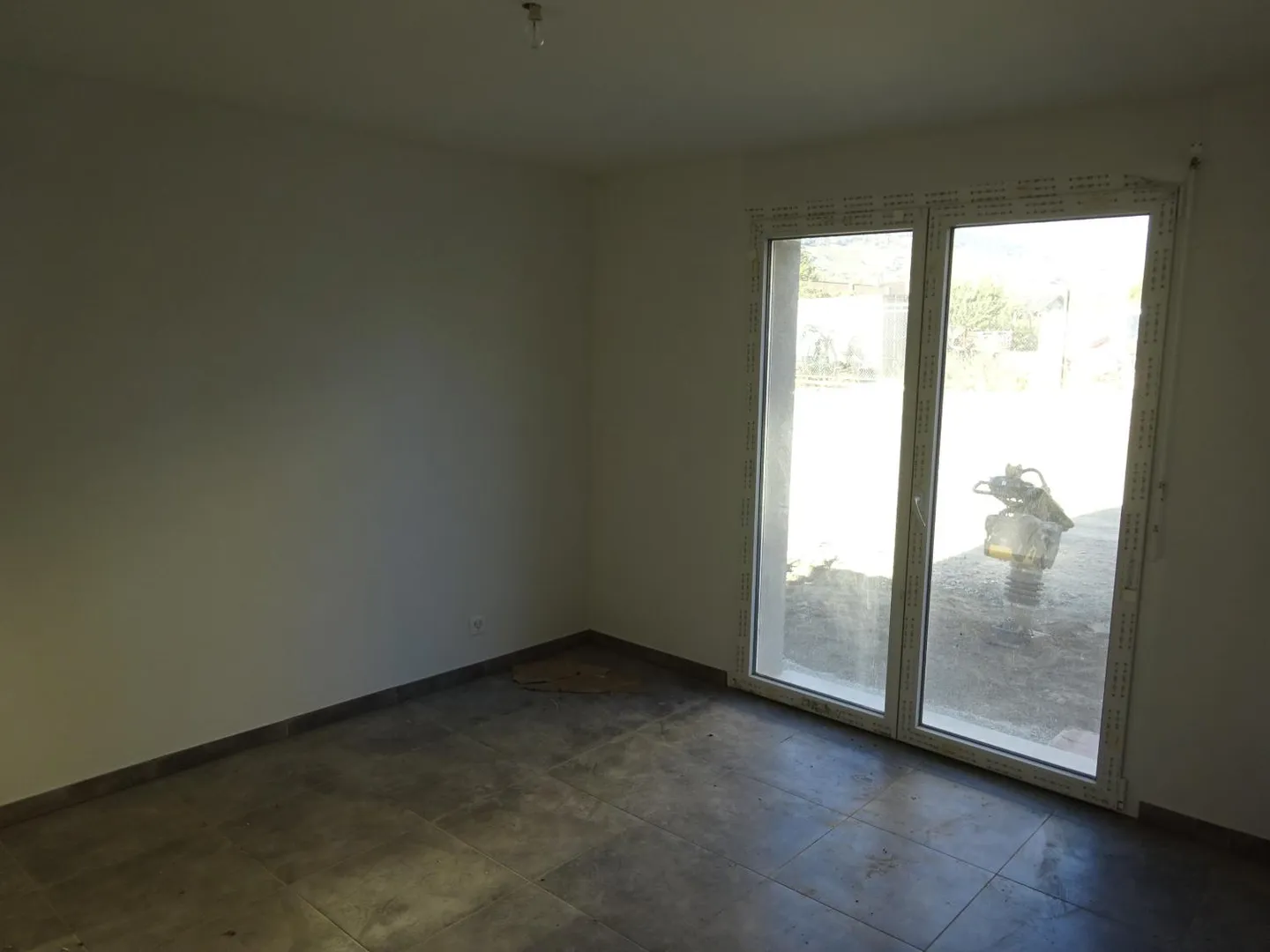 Apartment - Photo 4 of 8