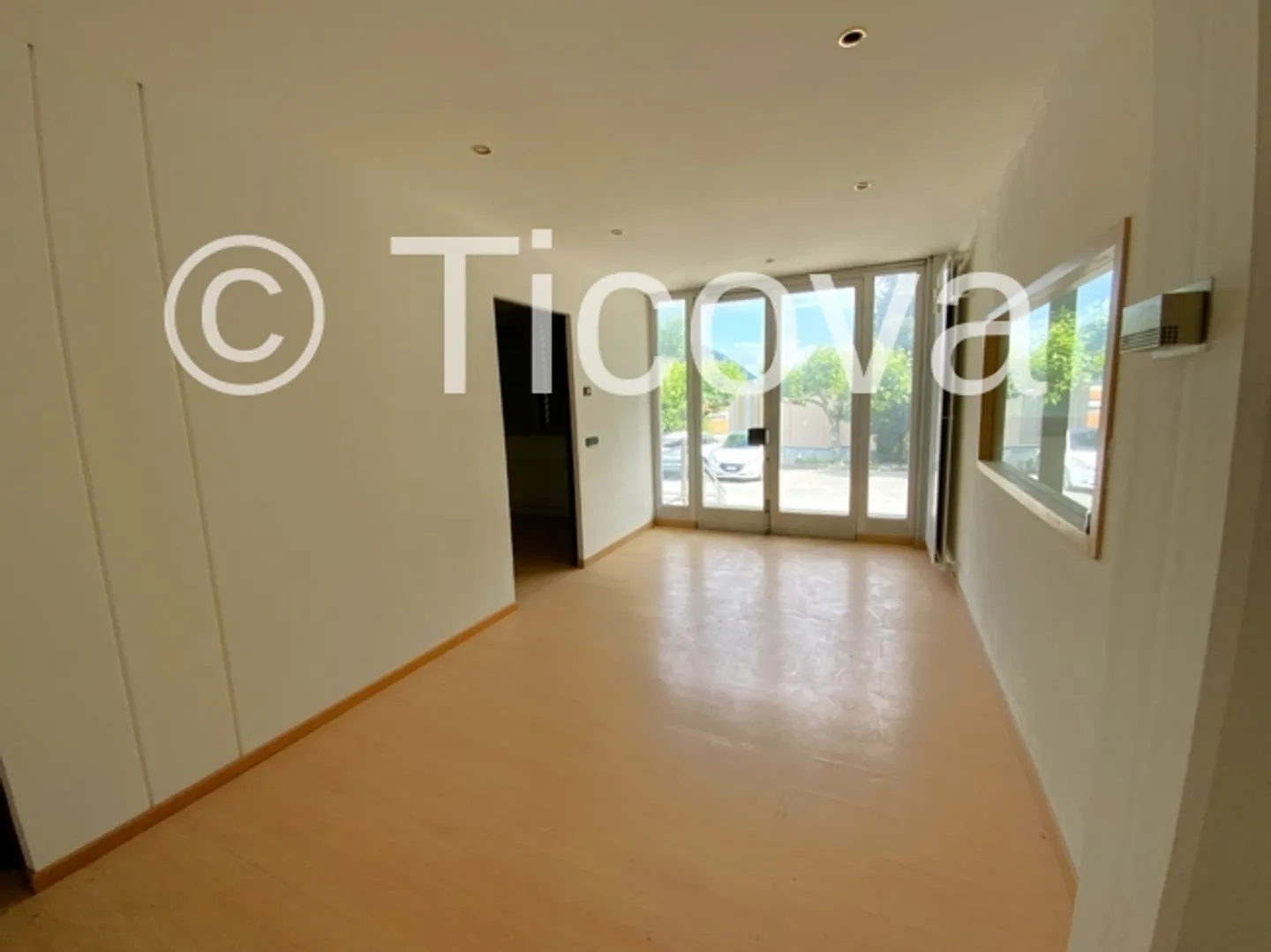 Spazio Commerciale a Mendrisio - Foto 2 di 10