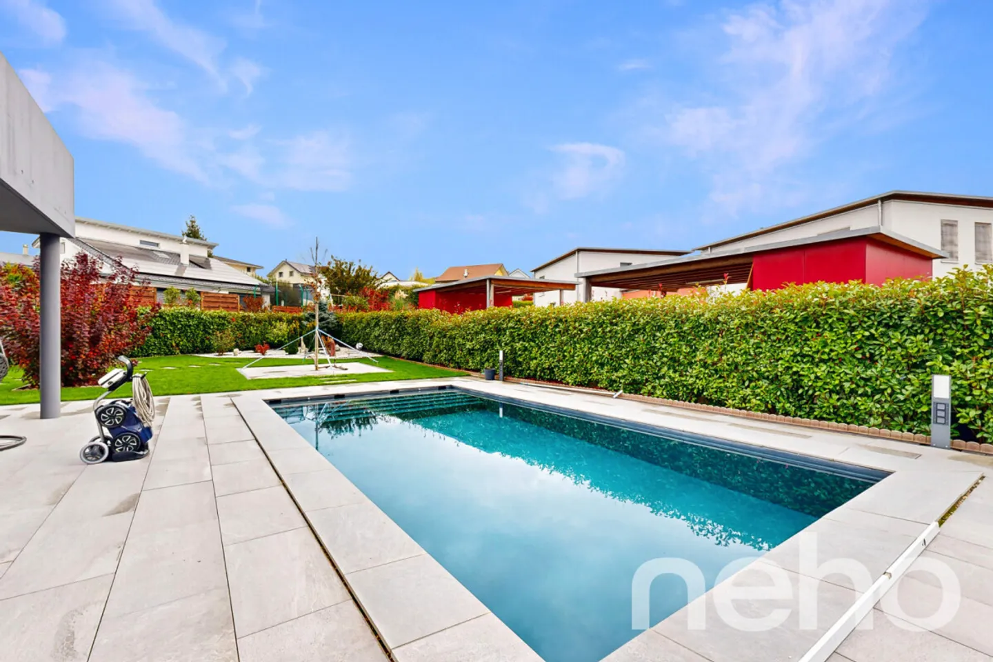 Casa moderna e luminosa con piscina, ambiente tranquillo garantito - Foto 4 di 13