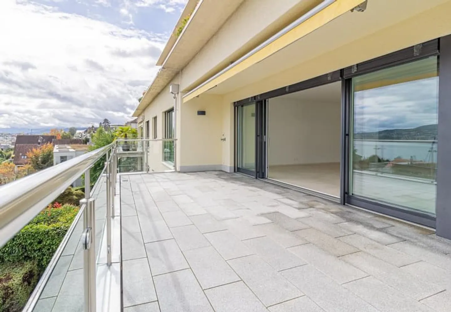 Apartment for rent - Photo 3 of 9