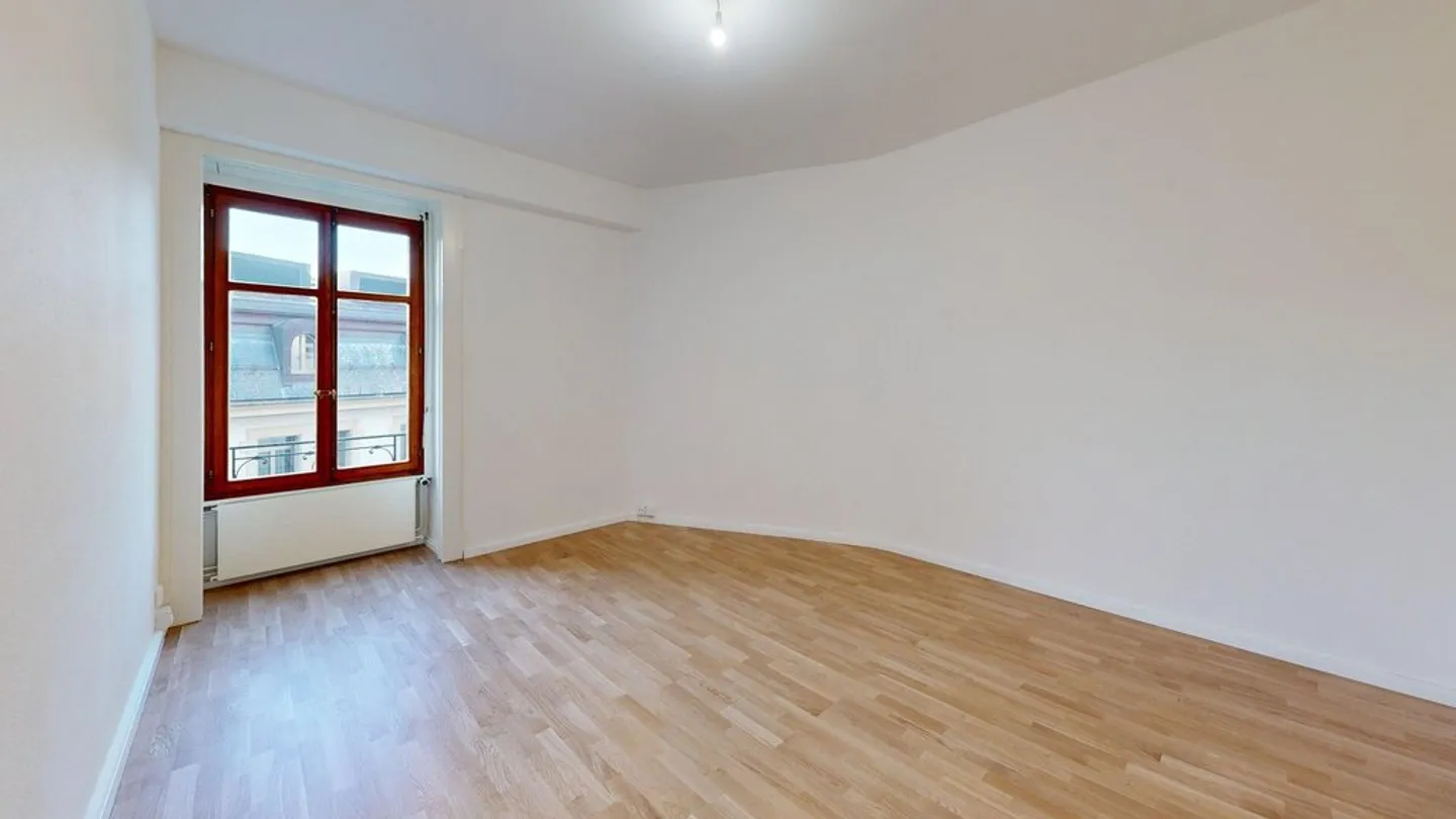 Geräumige Wohnung mit Flur - Foto 4 von 11
