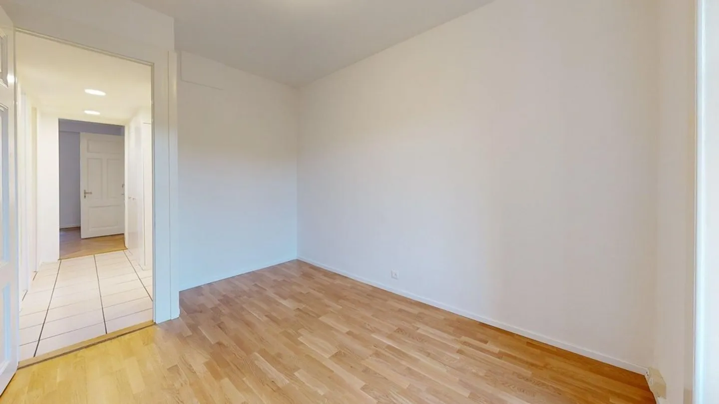Geräumige Wohnung mit Flur - Foto 5 von 11
