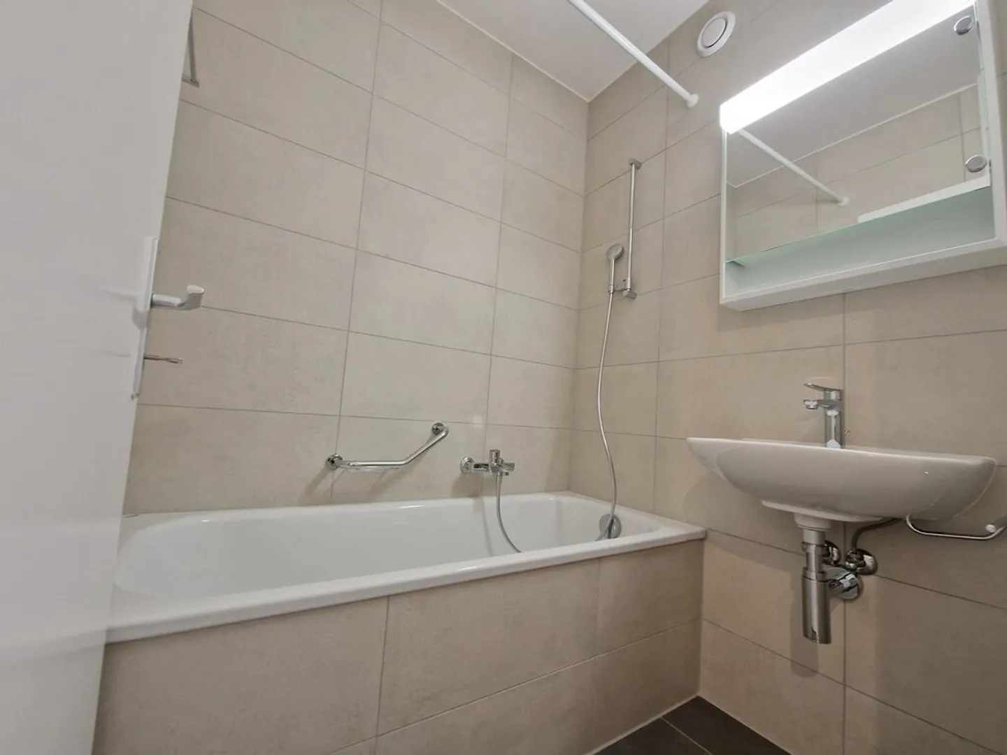 Erdgeschosswohnung in der Nähe von Malley - Foto 4 von 9