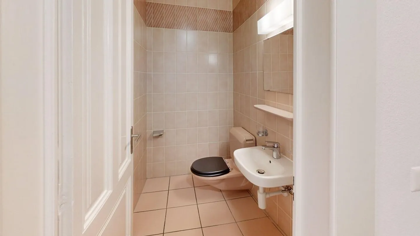 Geräumige Wohnung mit Flur - Foto 8 von 11