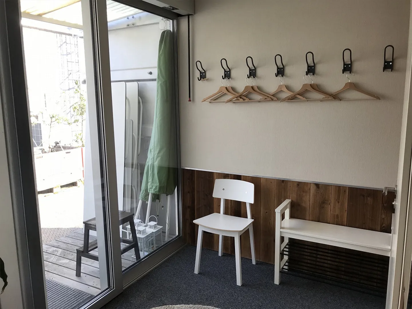 Fully equipped and furnished penthouse apartment near the train station - Photo 3 of 13