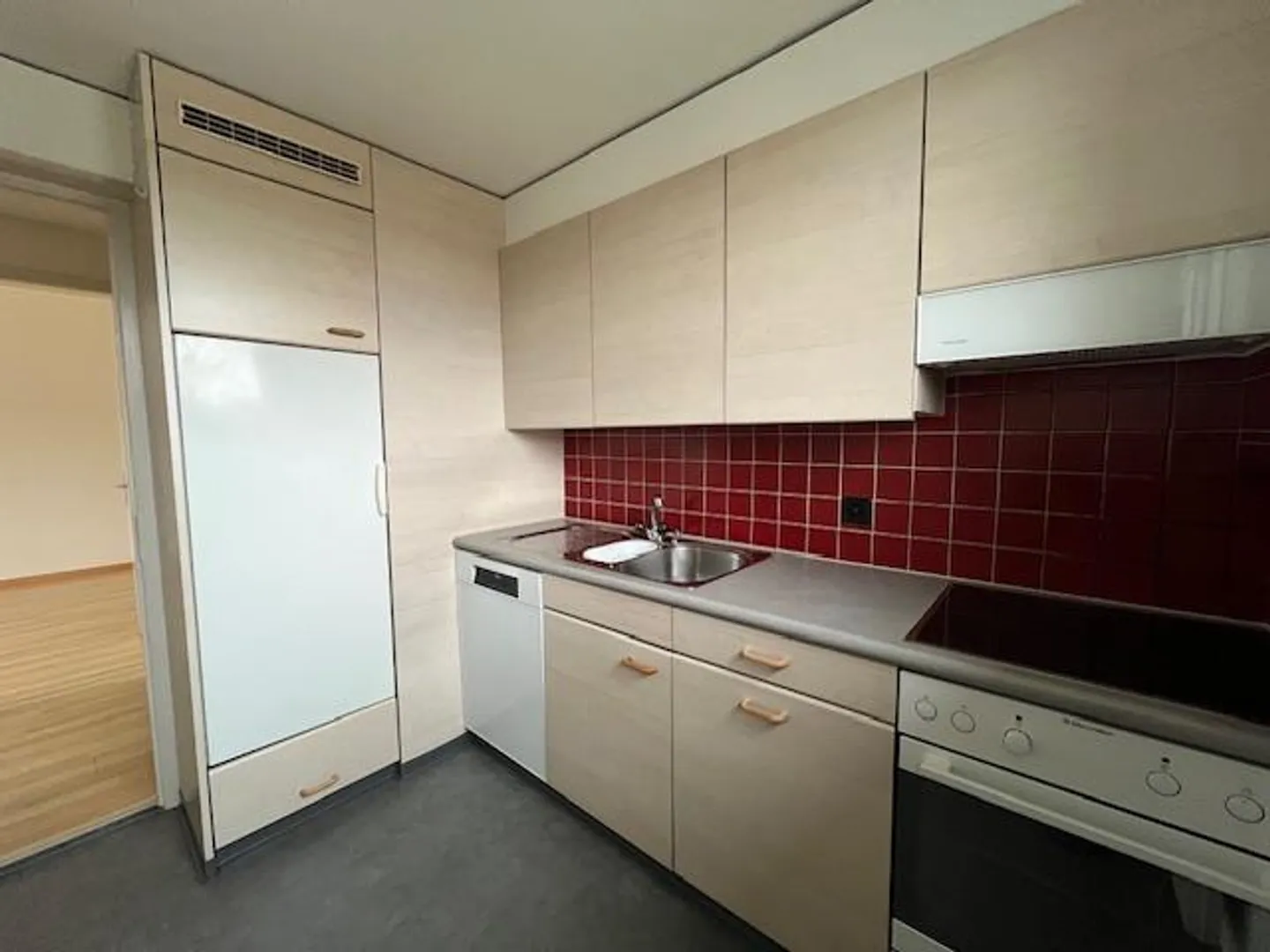 Kurz entschlossen? Preiswerte 4-Zimmerwohnung im Westen der Stadt - Foto 3 von 9