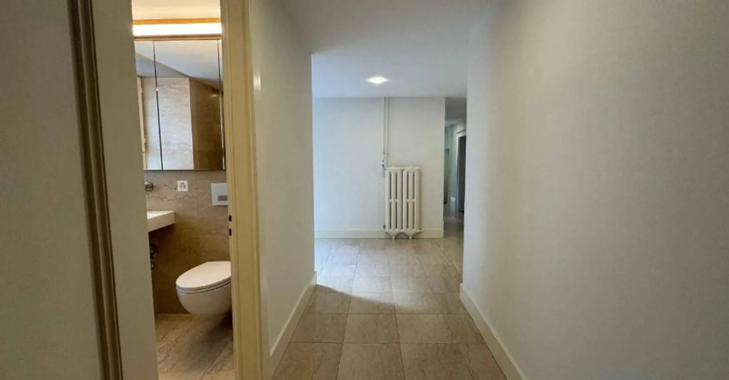 Magnificent 2.5-room apartment with lake view - 85m2 - Photo 2 of 10