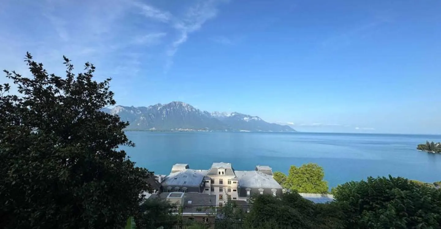 Magnificent 2.5-room apartment with lake view - 85m2 - Photo 10 of 10
