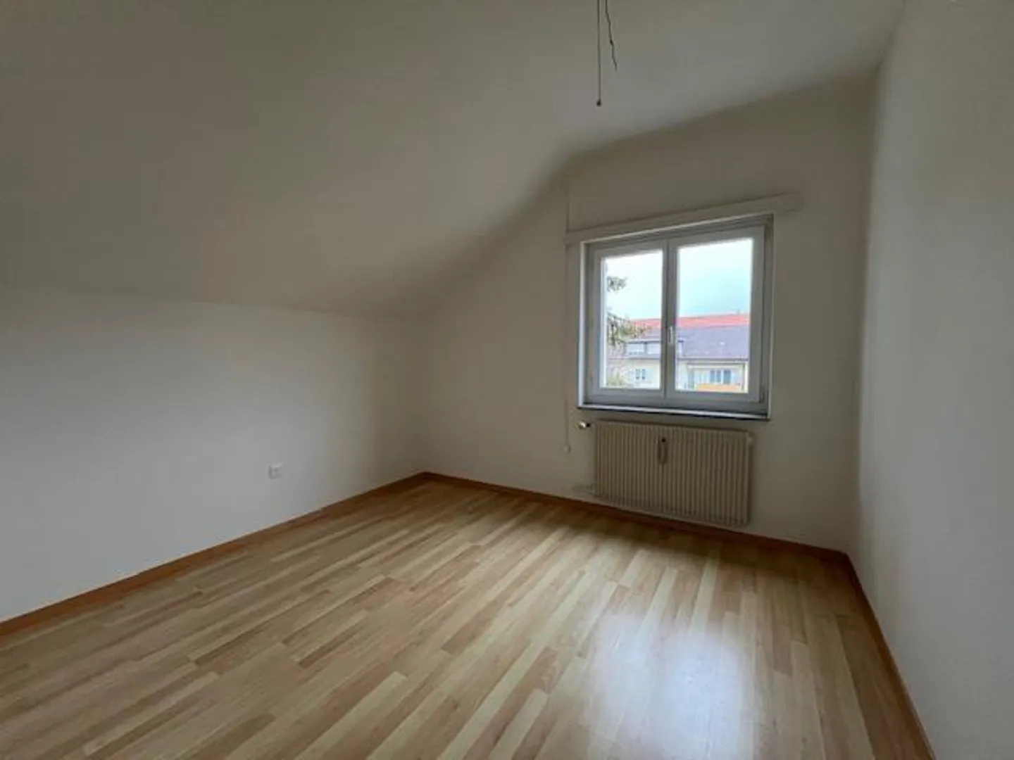 Kurz entschlossen? Preiswerte 4-Zimmerwohnung im Westen der Stadt - Foto 7 von 9