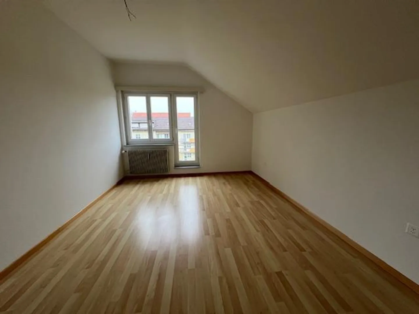 Kurz entschlossen? Preiswerte 4-Zimmerwohnung im Westen der Stadt - Foto 8 von 9
