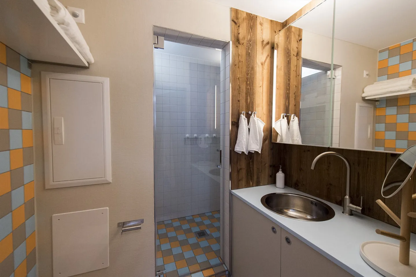 Fully equipped and furnished penthouse apartment near the train station - Photo 11 of 13