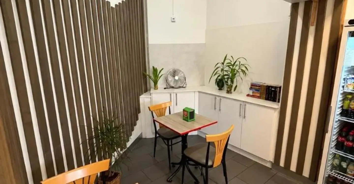 COMPANY FOR SALE IN GENEVA PASTRY SHOP · SANDWICH SHOP · FAST FOOD - Photo 3 of 5