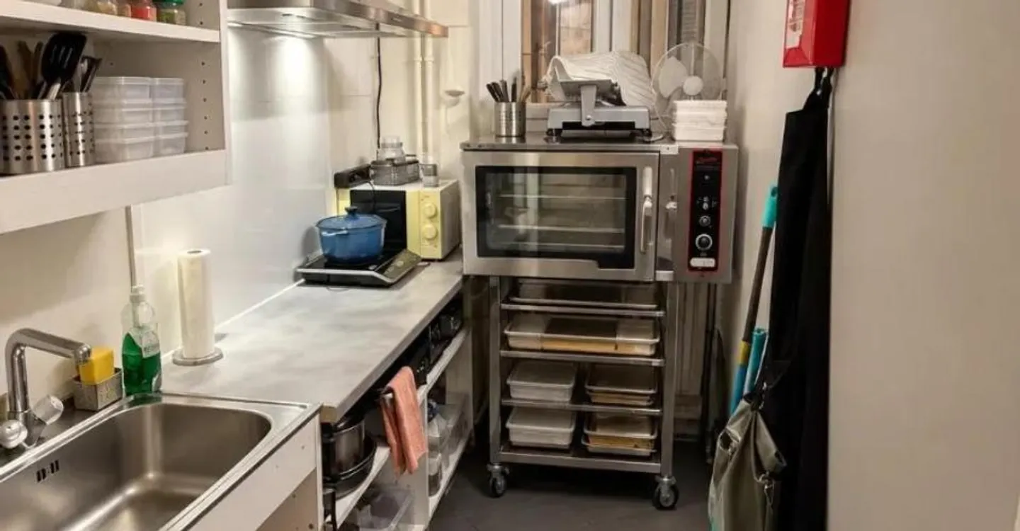 COMPANY FOR SALE IN GENEVA PASTRY SHOP · SANDWICH SHOP · FAST FOOD - Photo 4 of 5