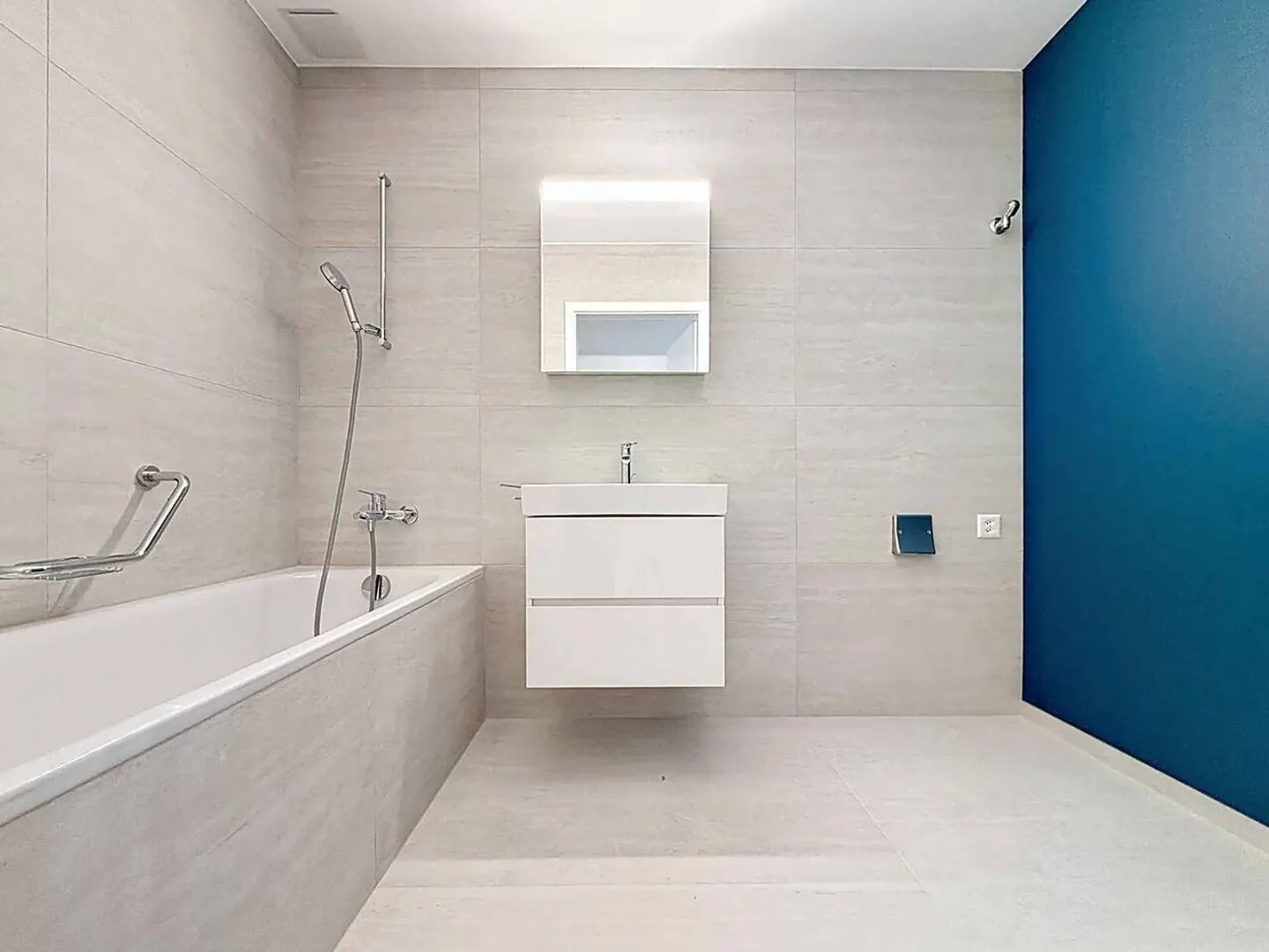 Magnifique appartement de 3,5 pièces avec terrasses couvertes, jardins et vue sur le lac - Photo 9 sur 13