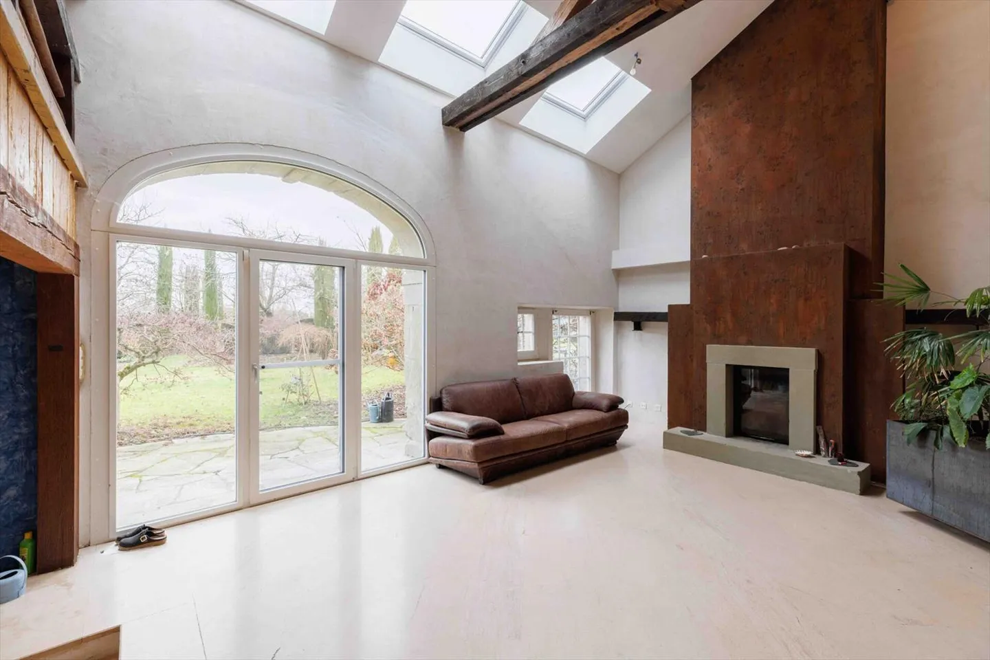 SULLENS, COUP DE COEUR! Maison villageoise très bien rénovée. - Photo 2 sur 13