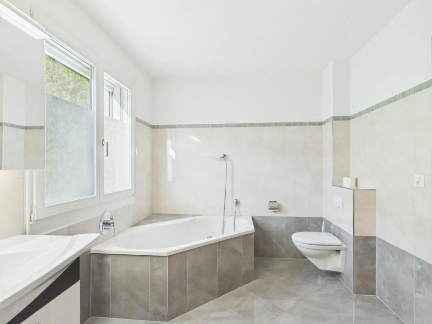 Exklusive Familienwohnung im ruhigem Wohnquartier zentral - Photo 6 of 12