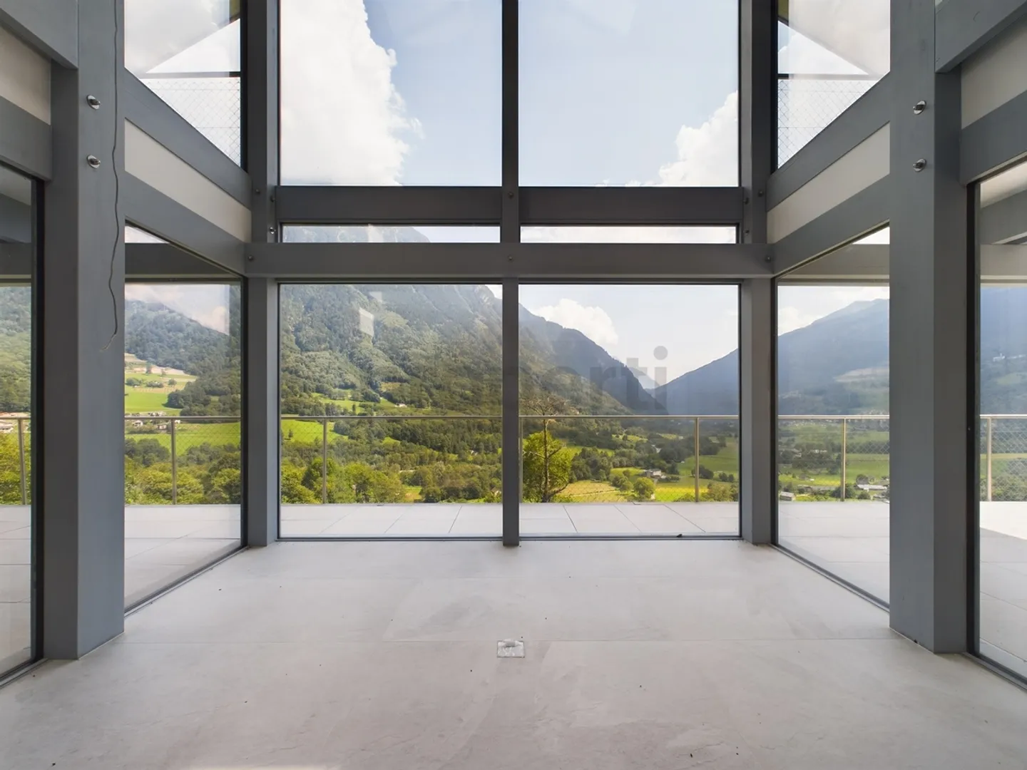 Modern villa with panoramic view in Acquarossa - Val Blenio - Photo 2 of 13