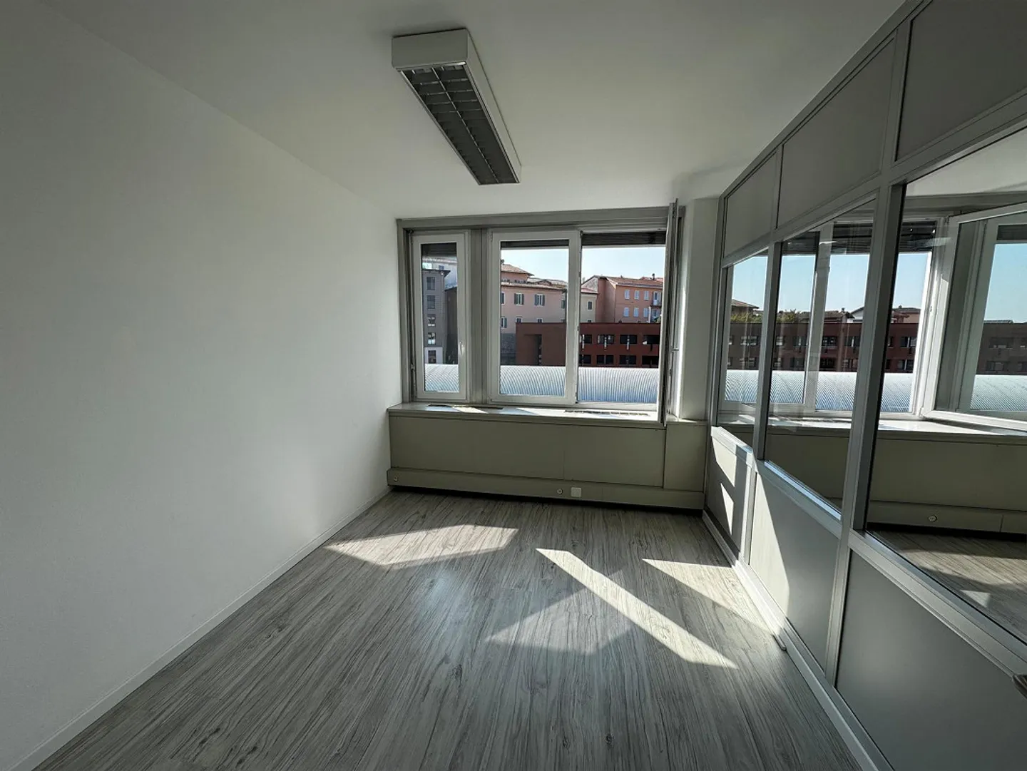 Mendrisio – Bureau élégant et bien connecté - Photo 5 sur 6