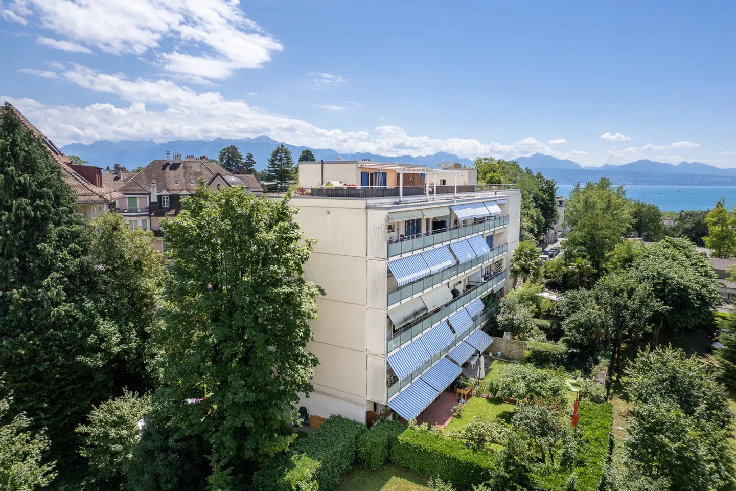 Quartiere tranquillo vicino al lago - Foto 3 di 5