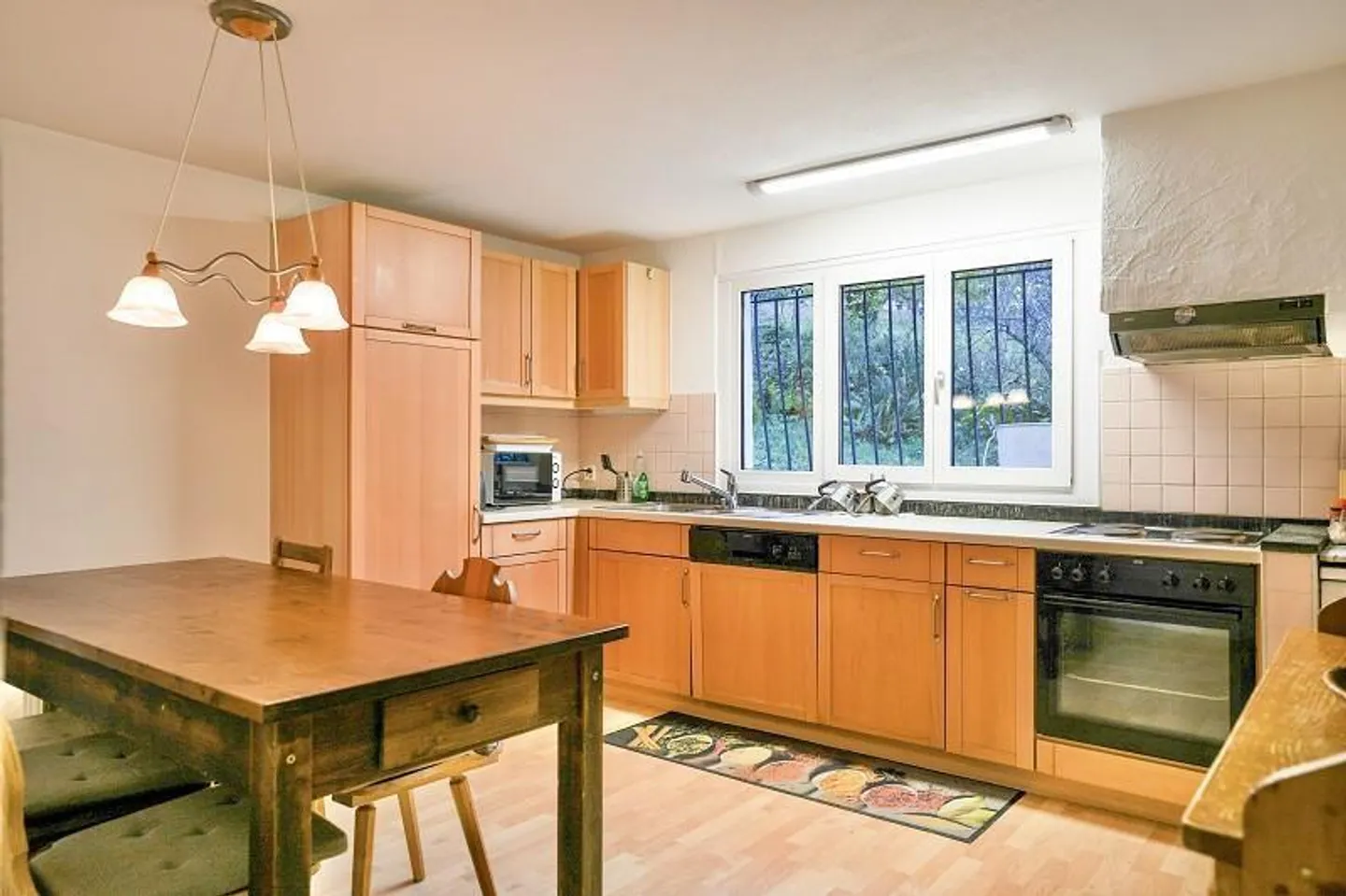 Chalet 5 1/2 locali con grande terreno in una posizione molto tranquilla e soleggiata - Foto 7 di 40