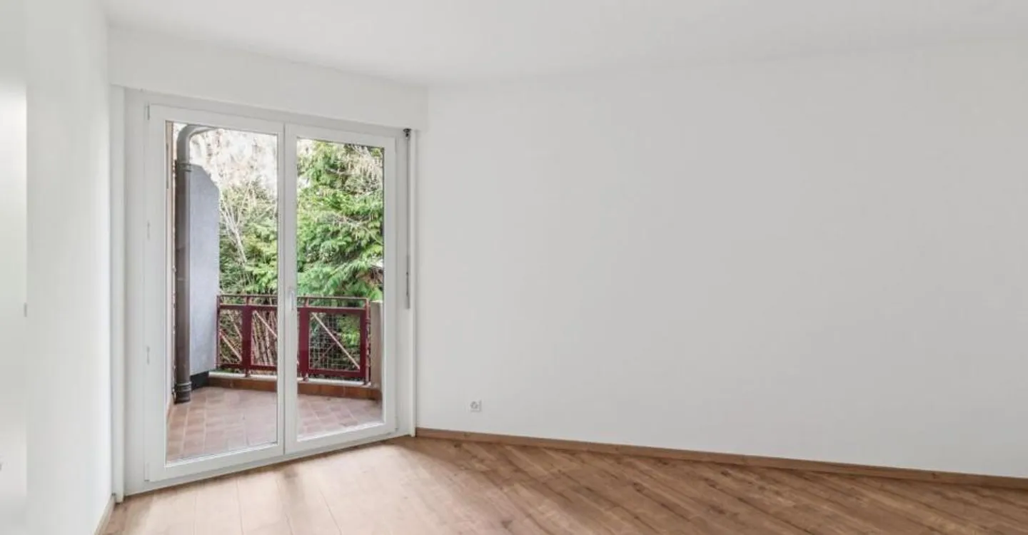 Renovated 5.5 room apartment with independent studio A rare opportunity - Photo 5 of 13