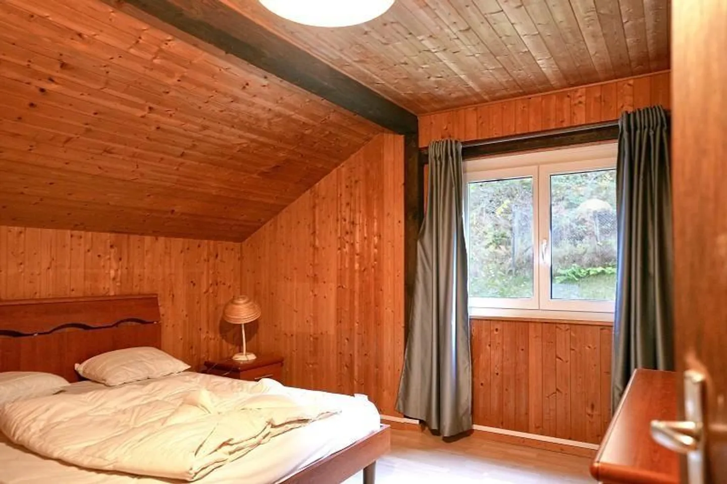 Chalet 5 1/2 locali con grande terreno in una posizione molto tranquilla e soleggiata - Foto 9 di 40