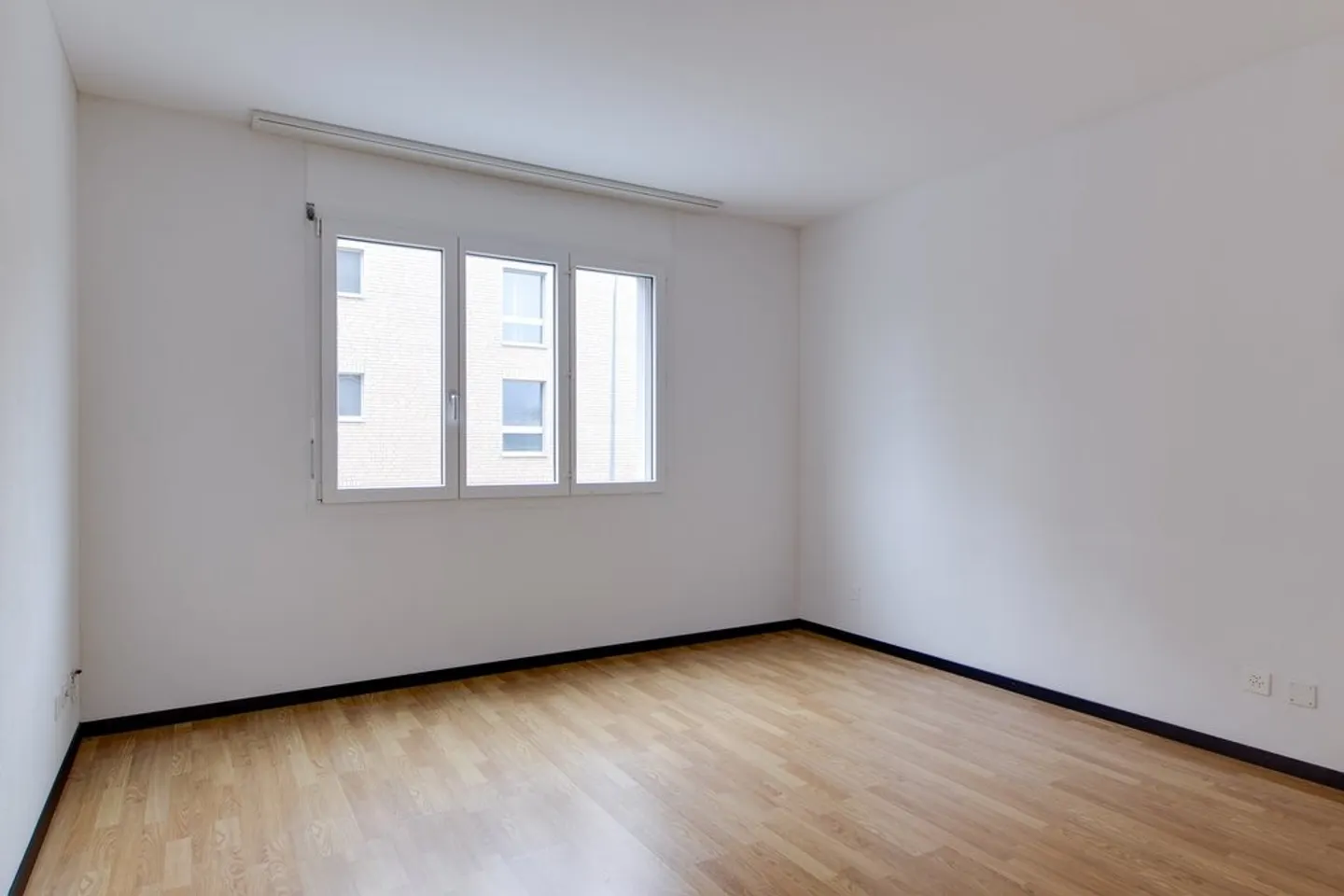 Modern 3.5 Room Apartment - Photo 4 of 8