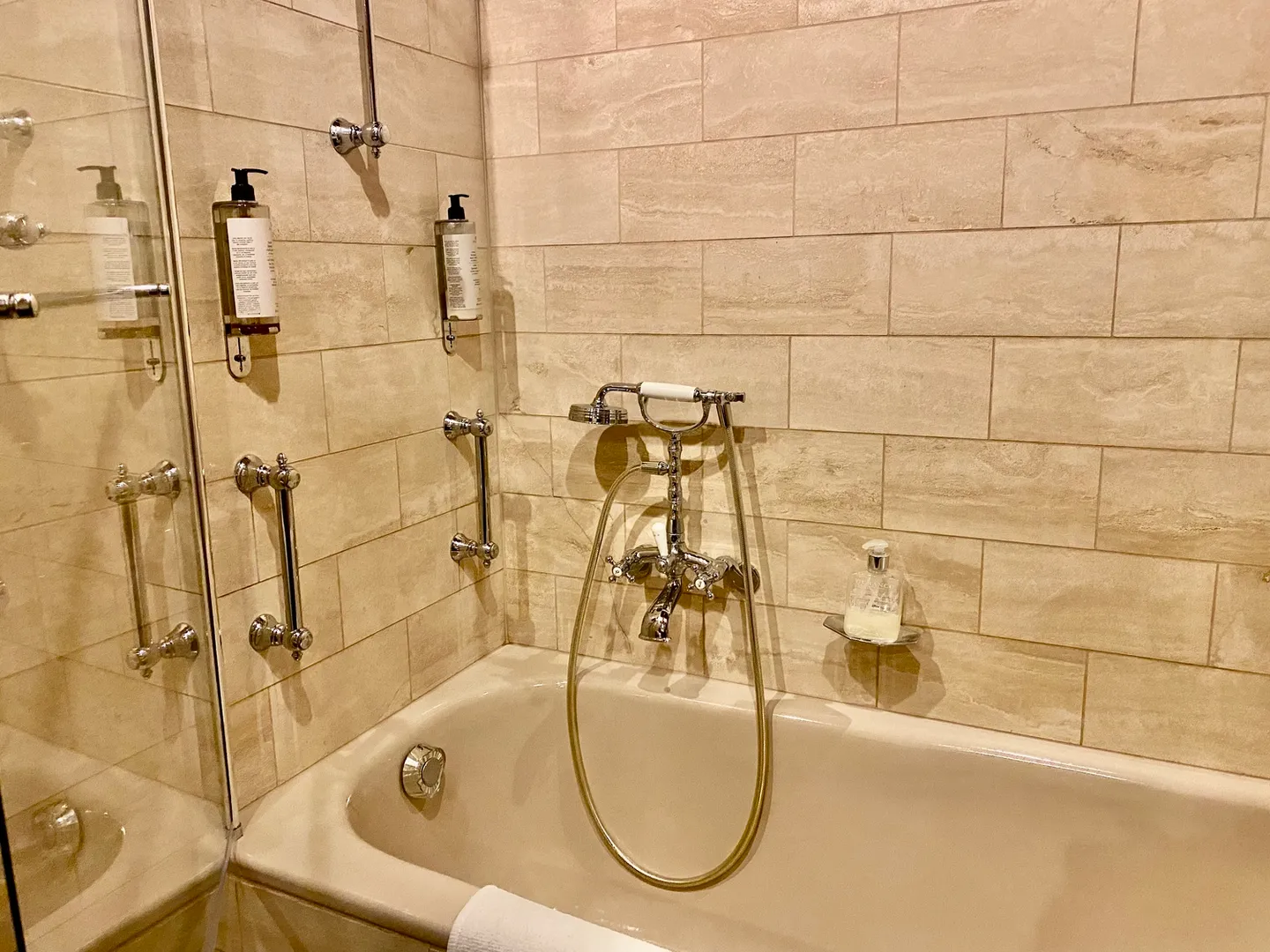 APPARTEMENT 1 PIÈCE À FRIBOURG (FR), MEUBLÉ - Photo 5 sur 10