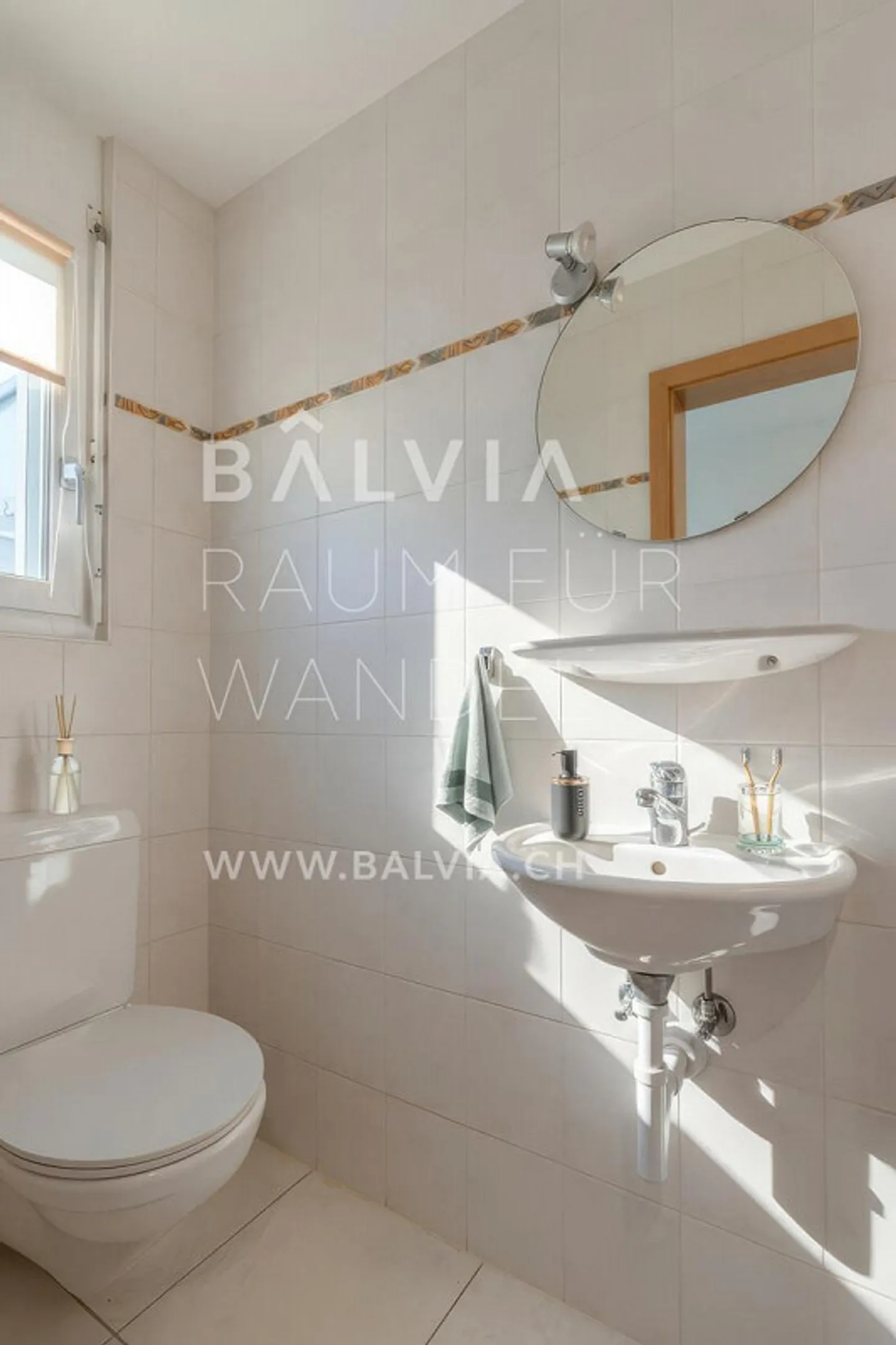 House seeks family - Photo 10 of 12