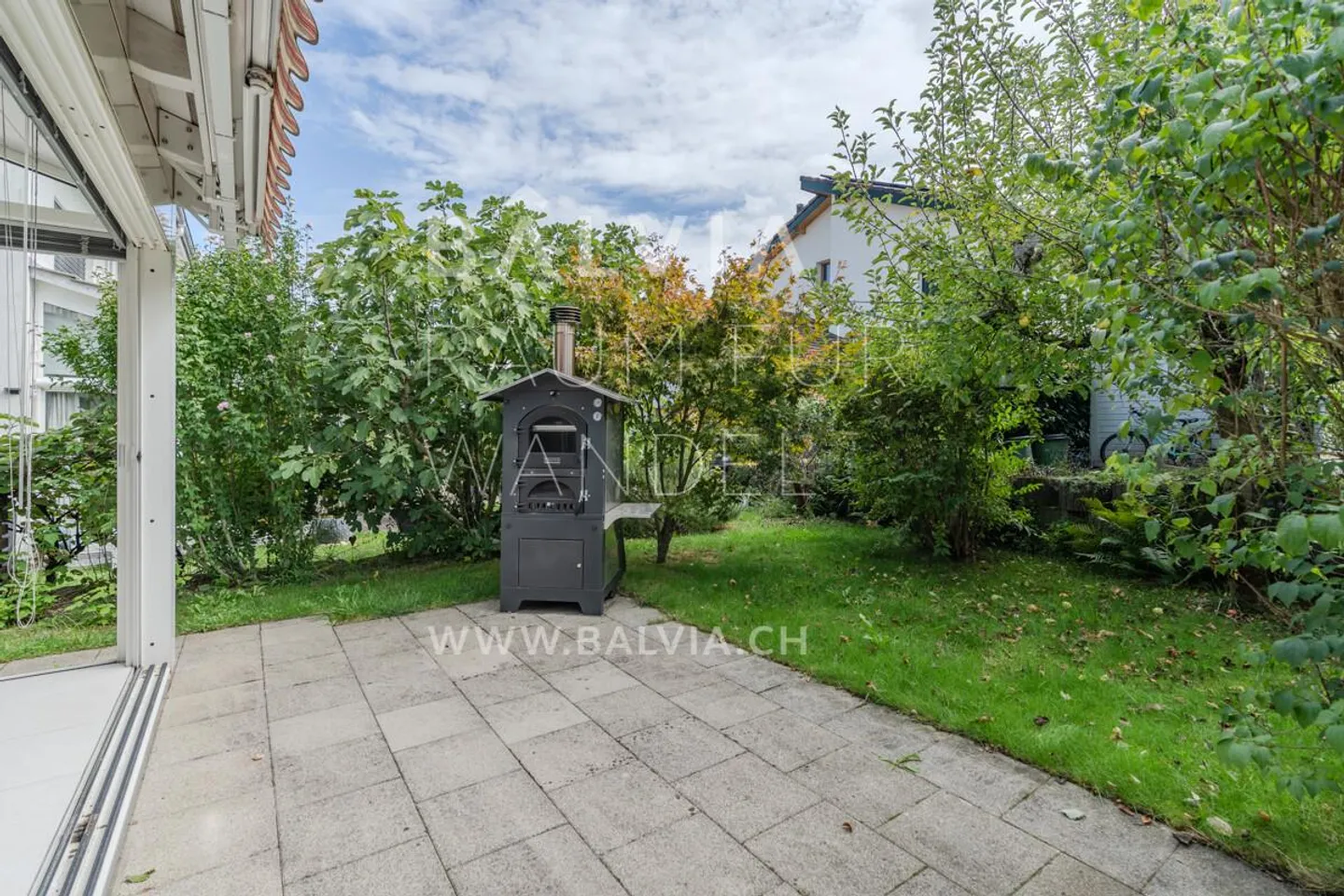 House seeks family - Photo 11 of 12